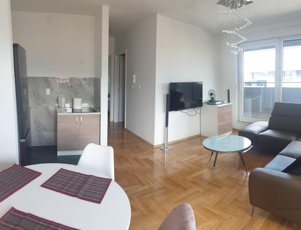 Apartman Venecija Banja Luka Exterior foto