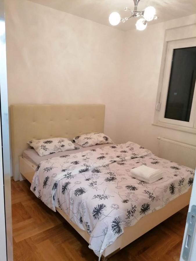 Apartman Venecija Banja Luka Exterior foto